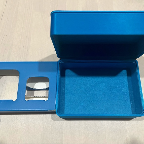 Brand new La Mer cosmetic case/box - Picture 2 of 3